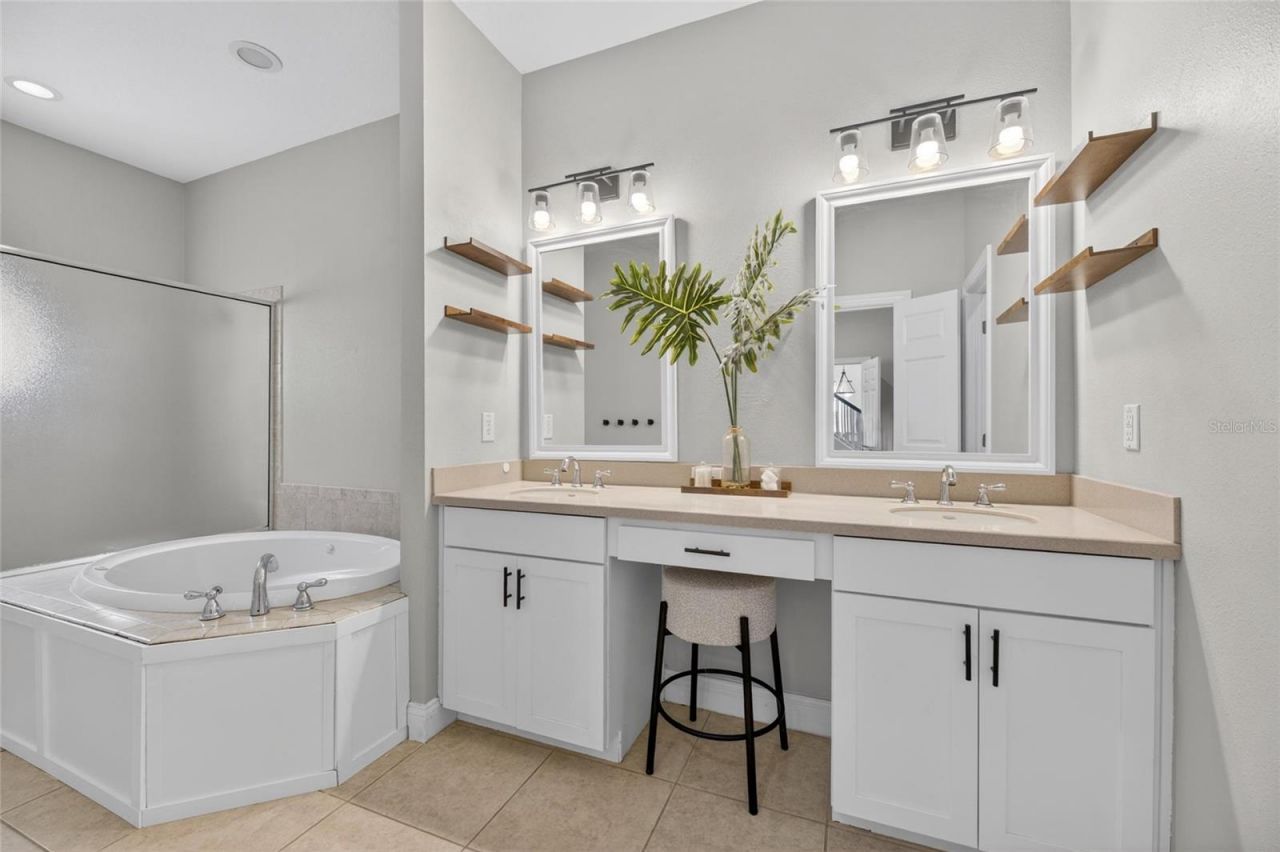 5536 Luminar Pointe Lane, Apollo Beach, FL 33572 Photo