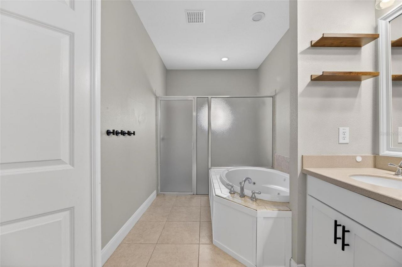 5536 Luminar Pointe Lane, Apollo Beach, FL 33572 Photo