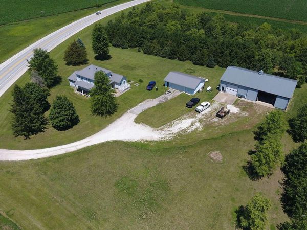 25004 HWY 61, Mediapolis, IA 52637