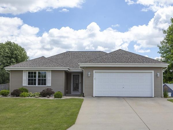 225 Pioneer Drive, Johnson Creek, WI 53038