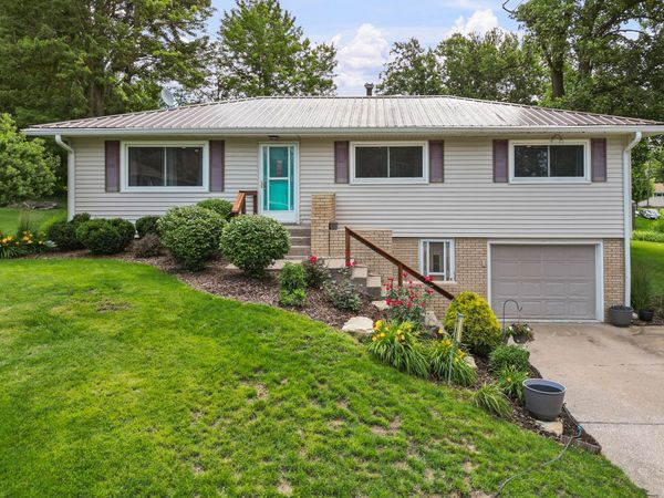 506 Bush Street , Reynolds, IL 61279