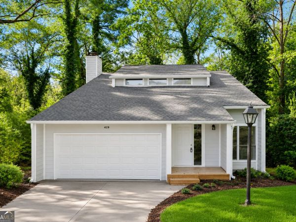 429 Rue De Chateau, Stone Mountain, GA 30083