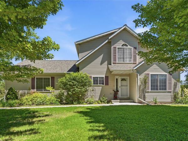 1723 SE 60th Street, Pleasant Hill, IA 50327