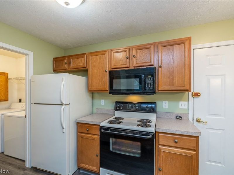 23004 Chandlers Lane, Unit 220, Olmsted Falls, OH 44138 Photo 12