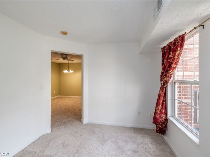 23004 Chandlers Lane, Unit 220, Olmsted Falls, OH 44138 Photo 17
