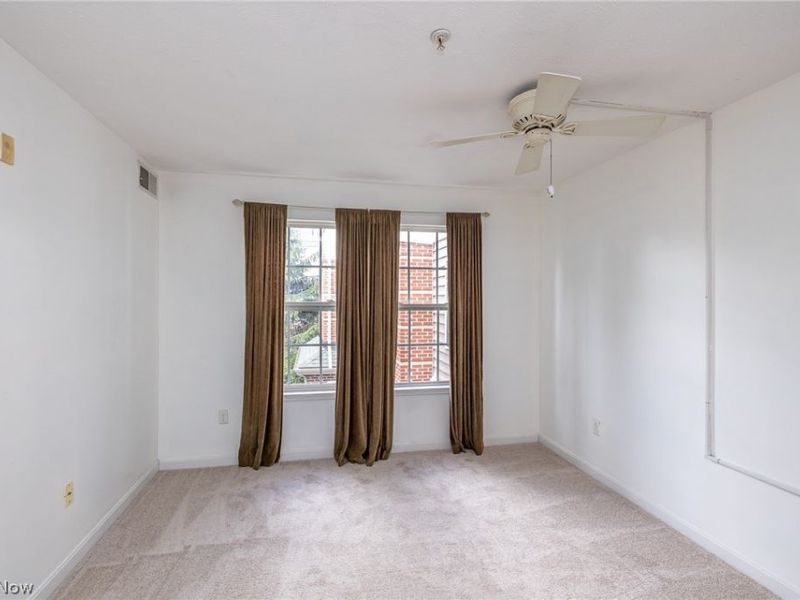 23004 Chandlers Lane, Unit 220, Olmsted Falls, OH 44138 Photo 18