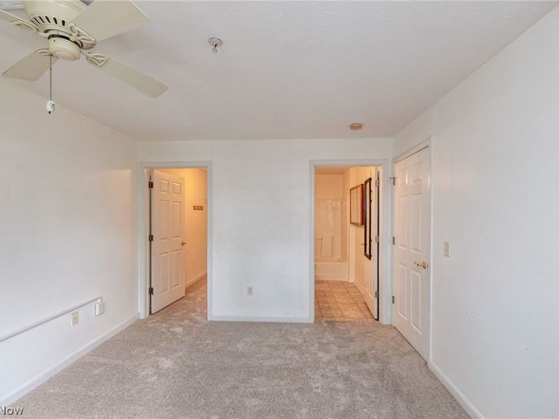 23004 Chandlers Lane, Unit 220, Olmsted Falls, OH 44138 Photo 19