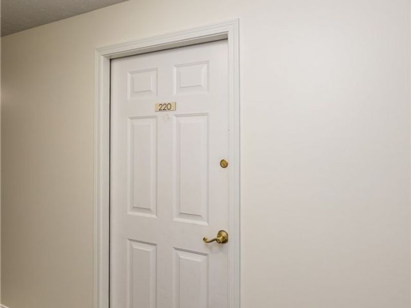 23004 Chandlers Lane, Unit 220, Olmsted Falls, OH 44138 Photo 5