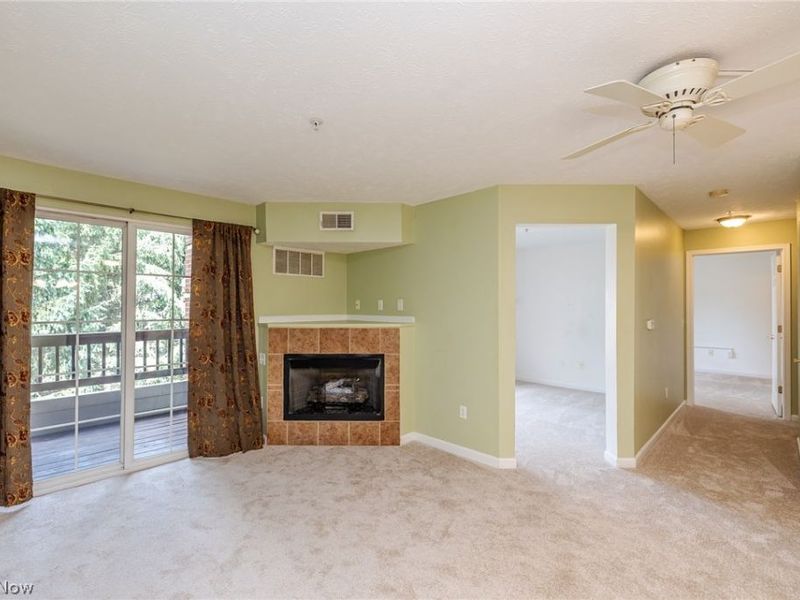 23004 Chandlers Lane, Unit 220, Olmsted Falls, OH 44138 Photo 7
