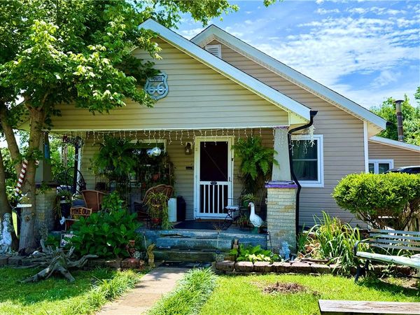 428 E Locust Street , Rogers, AR 72756