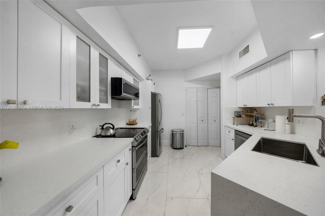 3255 NE 184th St , Unit 12112, Aventura, FL 33160 Photo