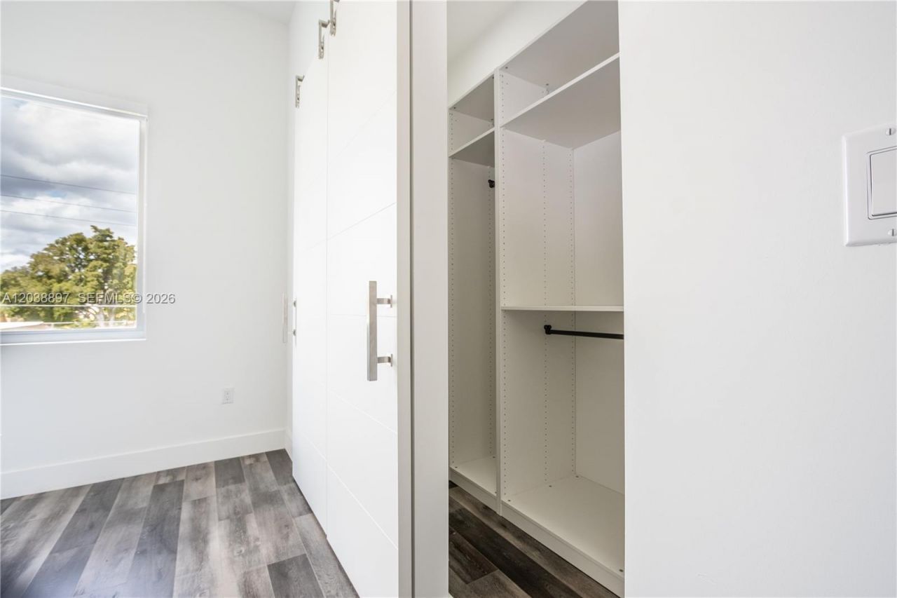 3461 SW 25th St , Unit B, Miami, FL 33133 Photo