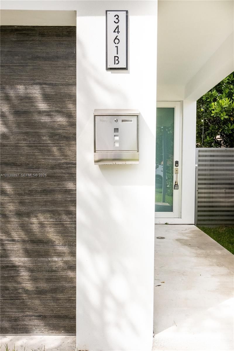 3461 SW 25th St , Unit B, Miami, FL 33133 Photo