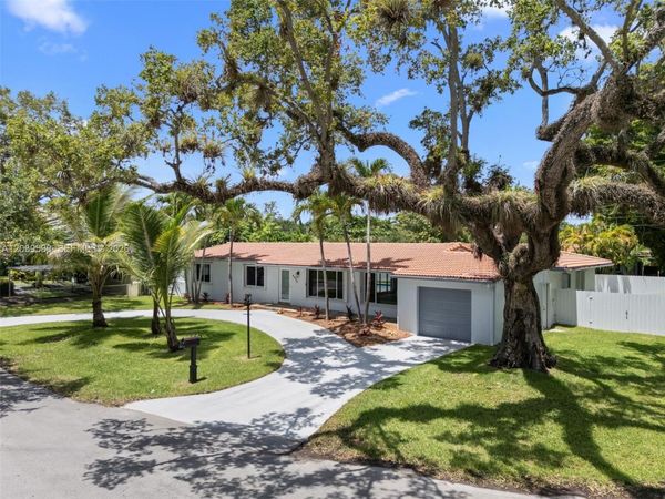 6250 SW 62 Pl , South Miami, FL 33143