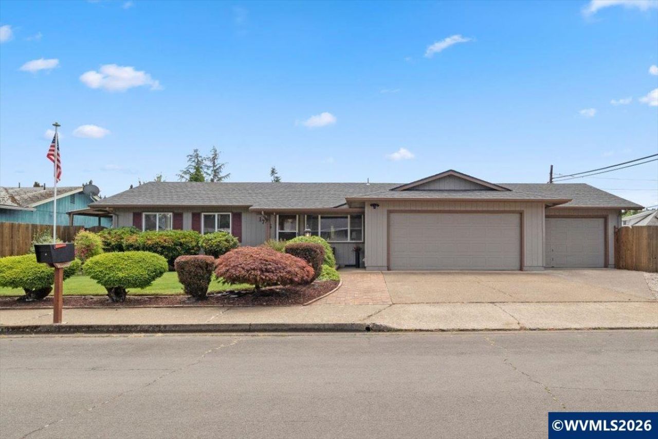 1775 Anthony Av, Cottage Grove, OR 97424 Main Photo