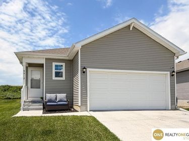 9512 Reynolds Street, Omaha, NE 68122