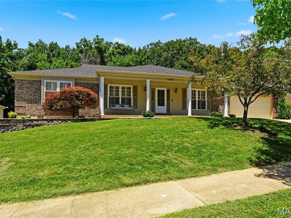 14925 Royalbrook Drive, Chesterfield, MO 63017