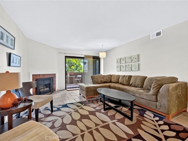 2501 Temple Ave Avenue, Unit 104, Signal Hill, CA 90755