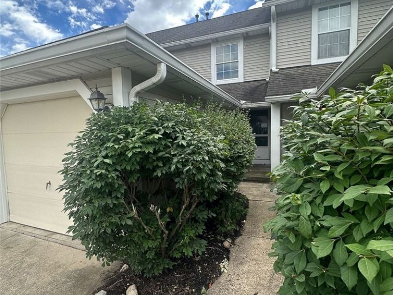 2450 Wrens Drive S, Stow, OH 44224 Photo 2