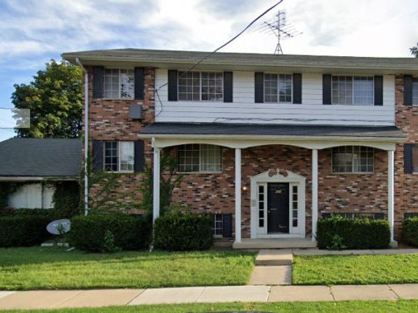 400 E Downer Place , Aurora, IL 60505