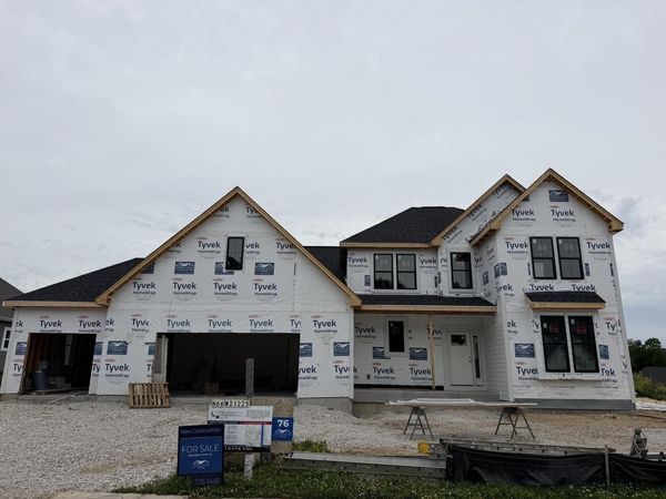 N66W21225 Sweet Clover DRIVE, Menomonee Falls, WI 53051