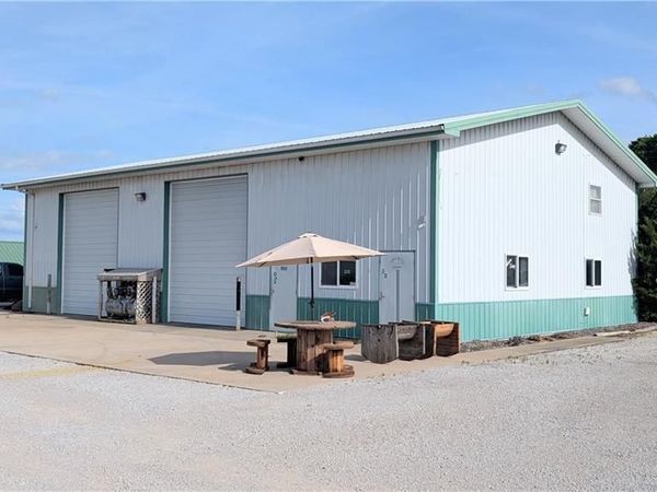 3055 S 32 Highway, El Dorado Springs, MO 64744