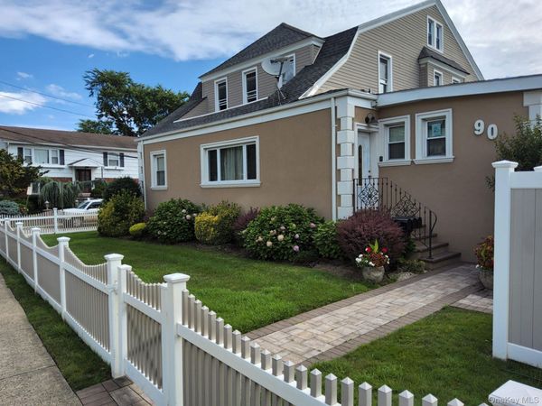 90 Hempstead Avenue , Lynbrook, NY 11563