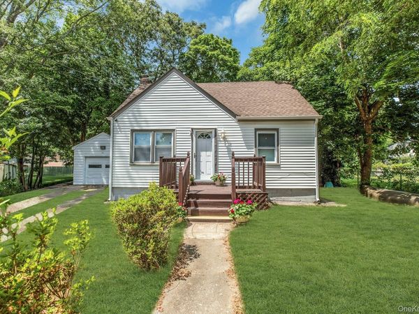 96 Washington Drive , Mastic Beach, NY 11951