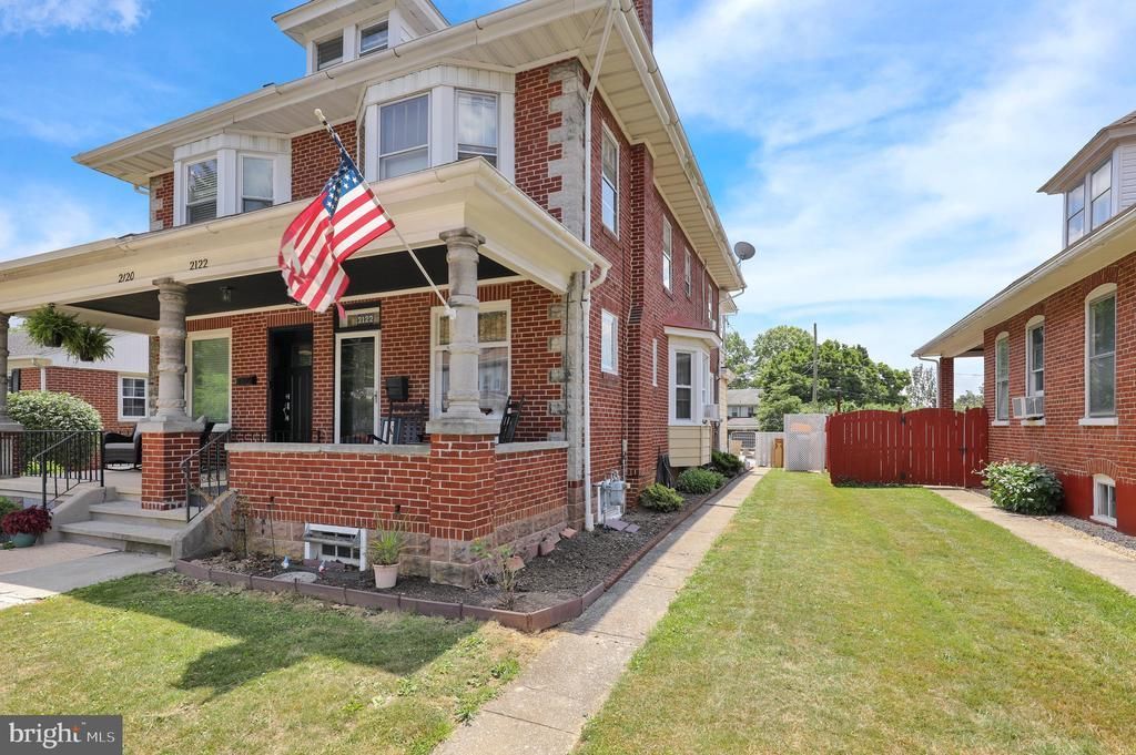 2122 HIGHLAND STREET, WEST LAWN, PA 19609