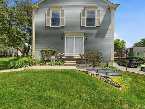 1319 Wagon Wheel Lane, Rochester Hills, Mi 48306