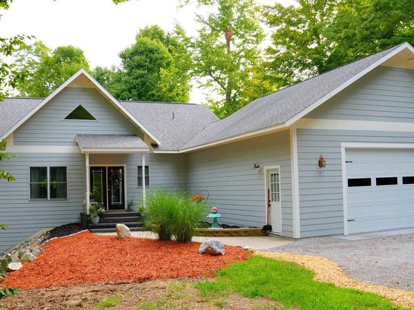 11770 Mistys Trail S, Empire, MI 49630
