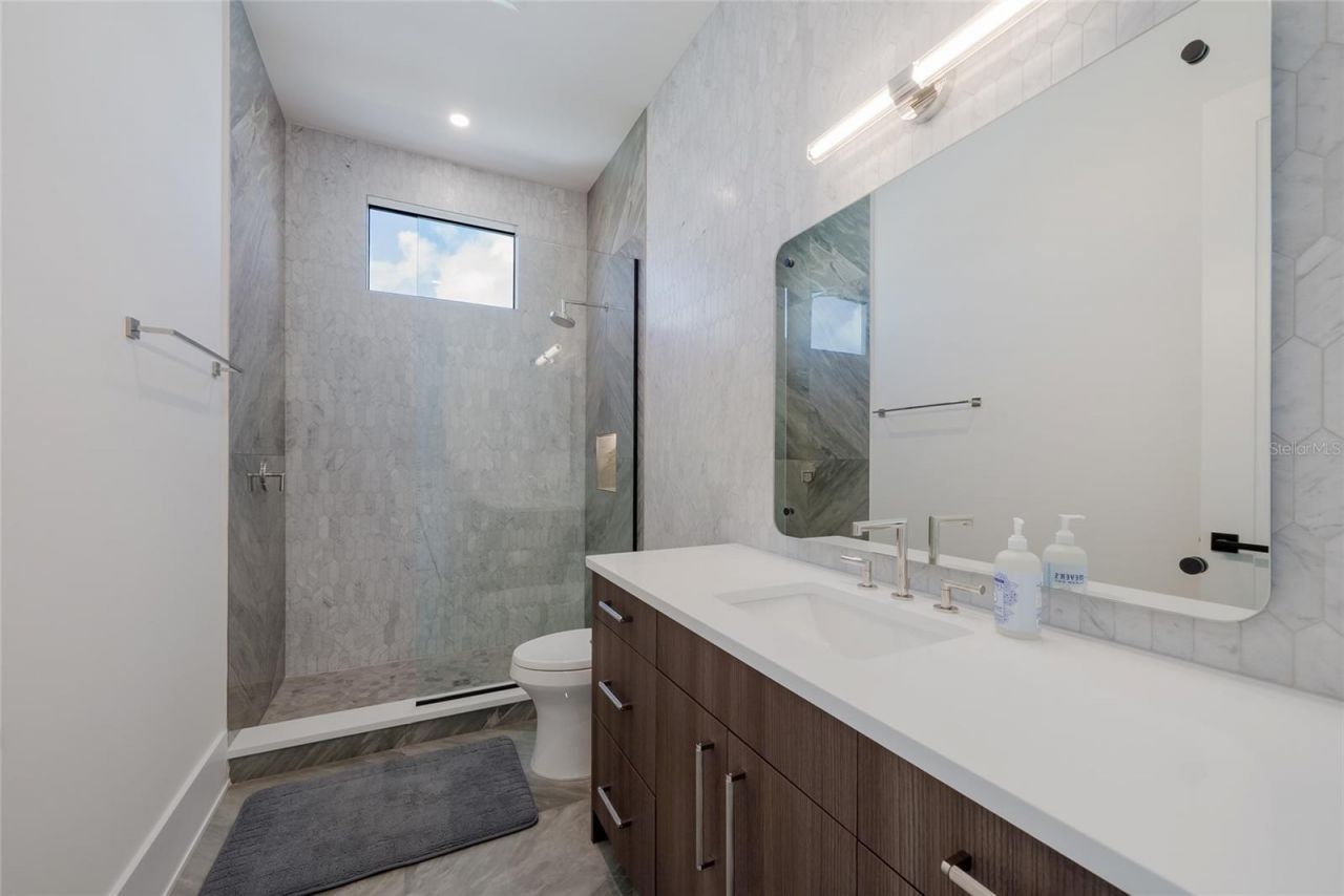 703 S Bay Boulevard, Anna Maria, FL 34216 Photo