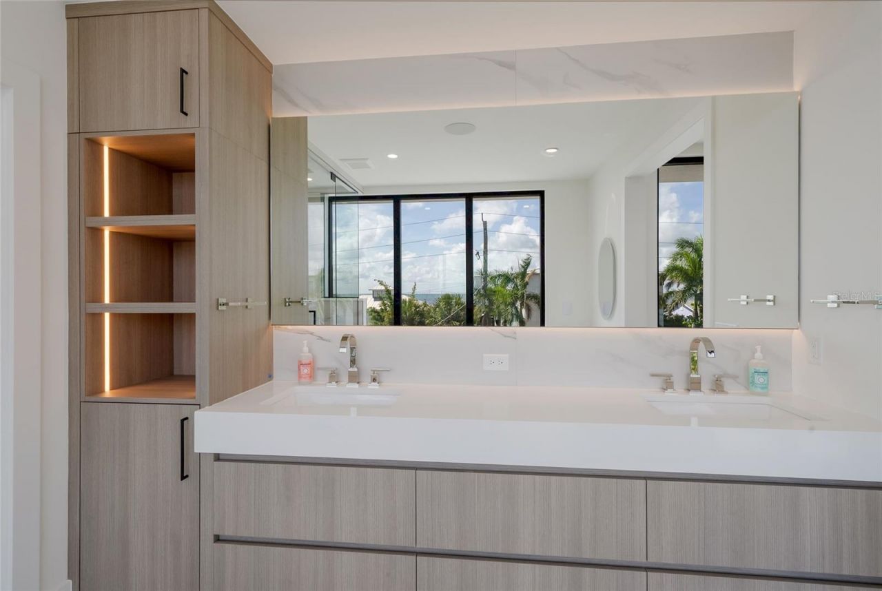 703 S Bay Boulevard, Anna Maria, FL 34216 Photo