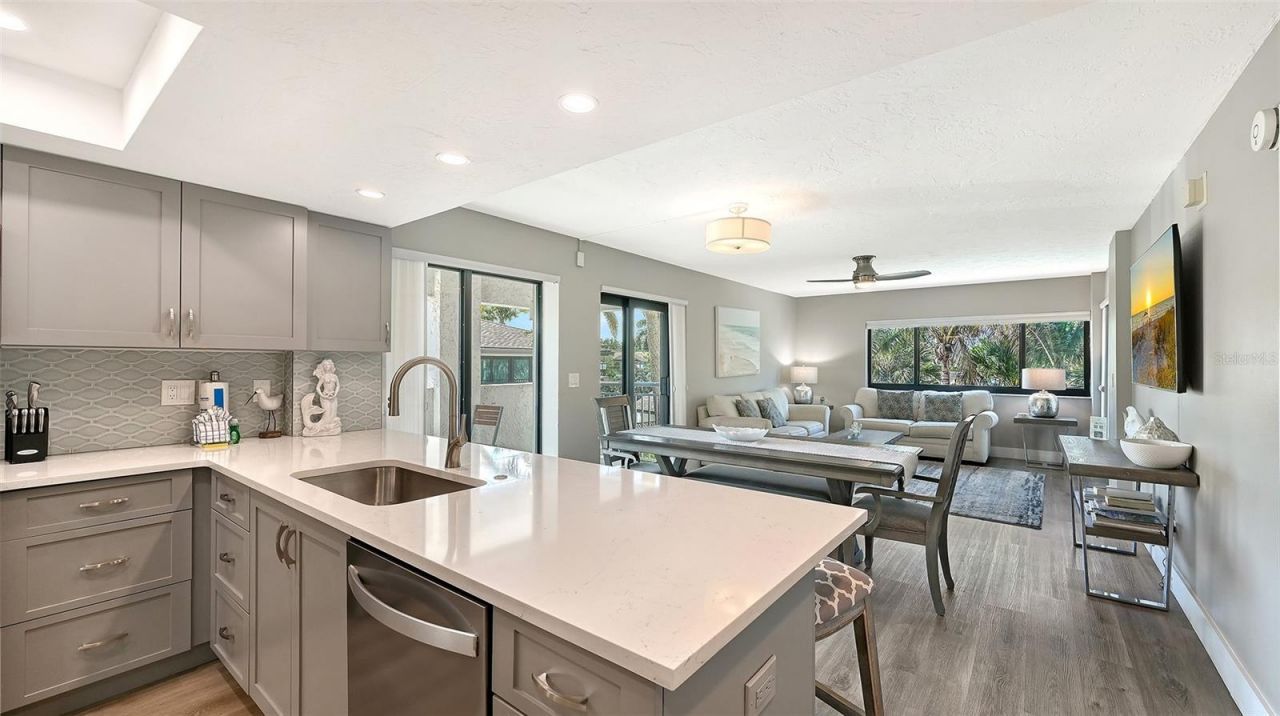 1001 Point Of Rocks Road , Unit 208, Sarasota, FL 34242 Photo