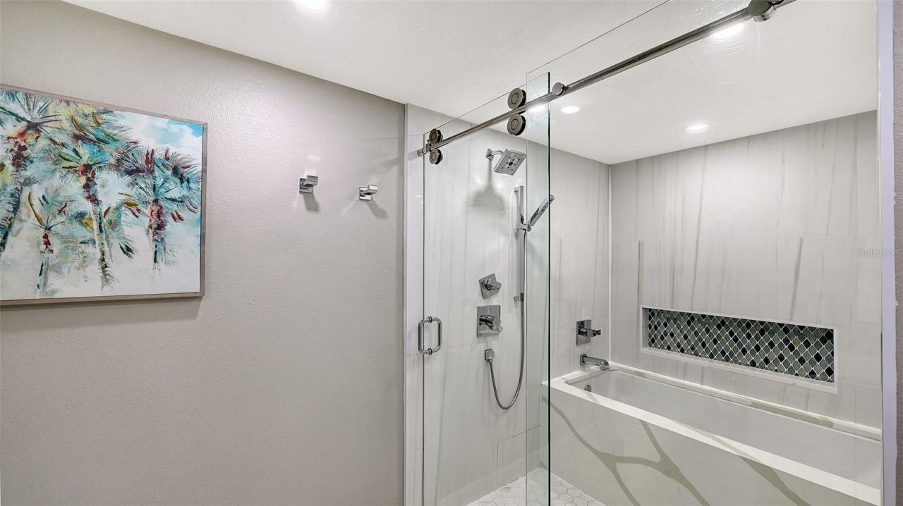 1001 Point Of Rocks Road , Unit 208, Sarasota, FL 34242 Photo