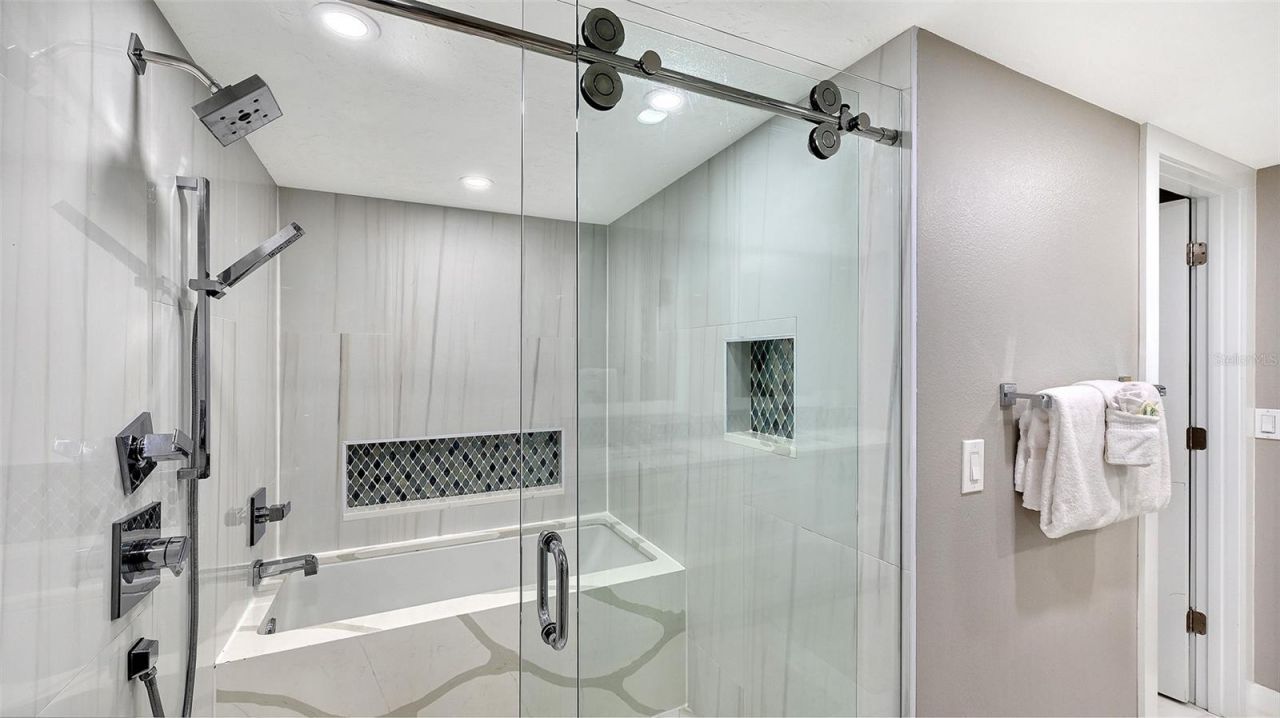 1001 Point Of Rocks Road , Unit 208, Sarasota, FL 34242 Photo