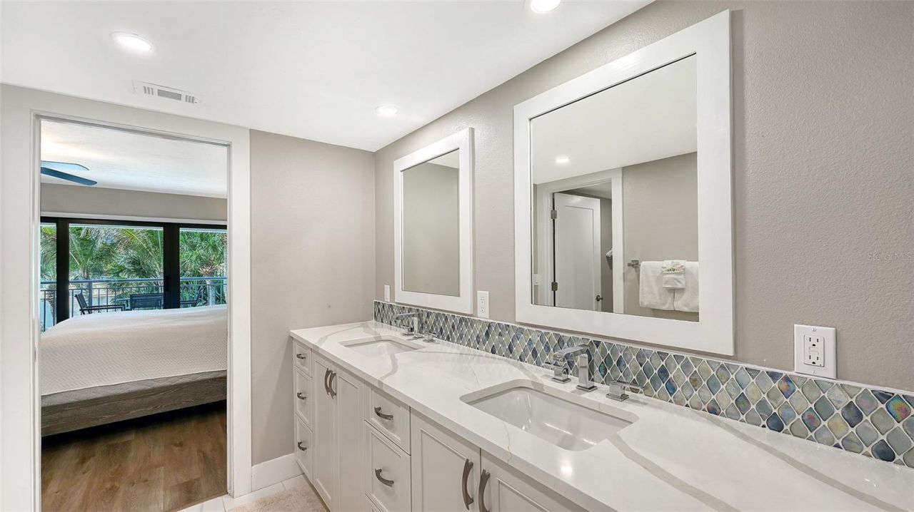 1001 Point Of Rocks Road , Unit 208, Sarasota, FL 34242 Photo