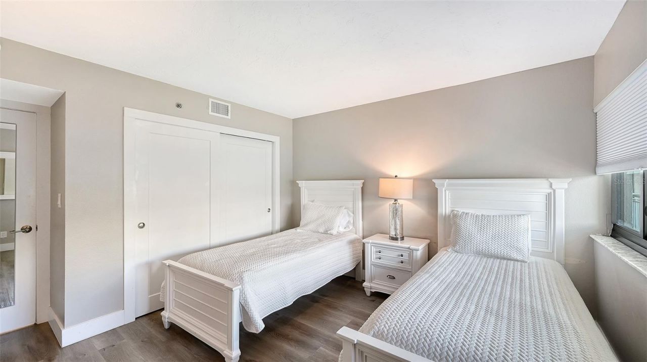 1001 Point Of Rocks Road , Unit 208, Sarasota, FL 34242 Photo
