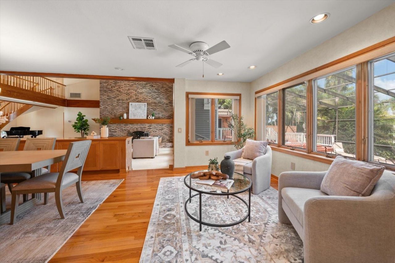 220 Harbor View Lane, Largo, FL 33770 Photo