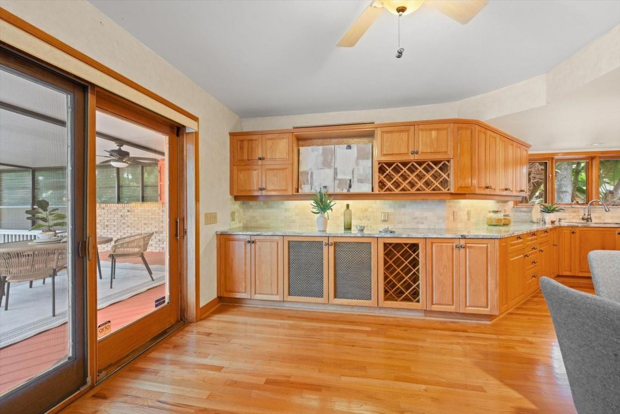 220 Harbor View Lane, Largo, FL 33770 Photo