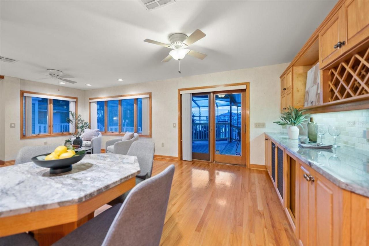 220 Harbor View Lane, Largo, FL 33770 Photo