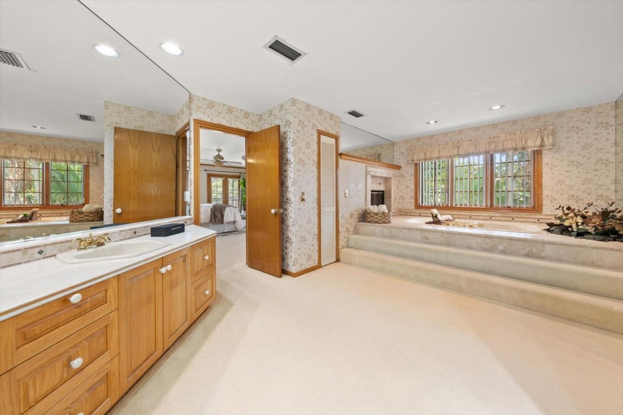 220 Harbor View Lane, Largo, FL 33770 Photo