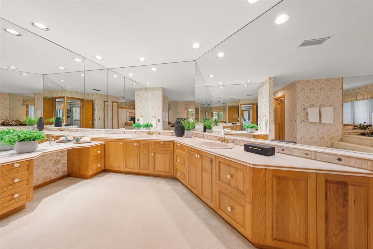 220 Harbor View Lane, Largo, FL 33770 Photo