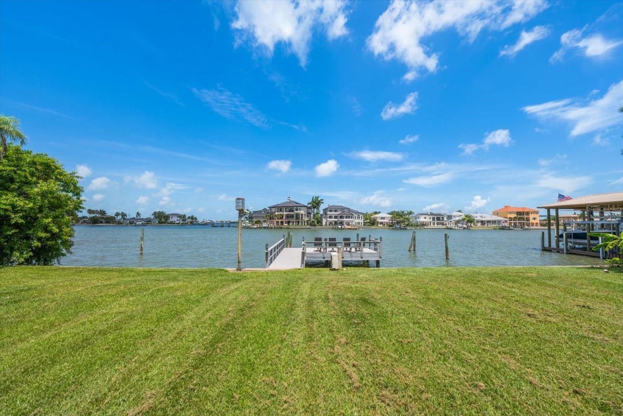220 Harbor View Lane, Largo, FL 33770 Photo