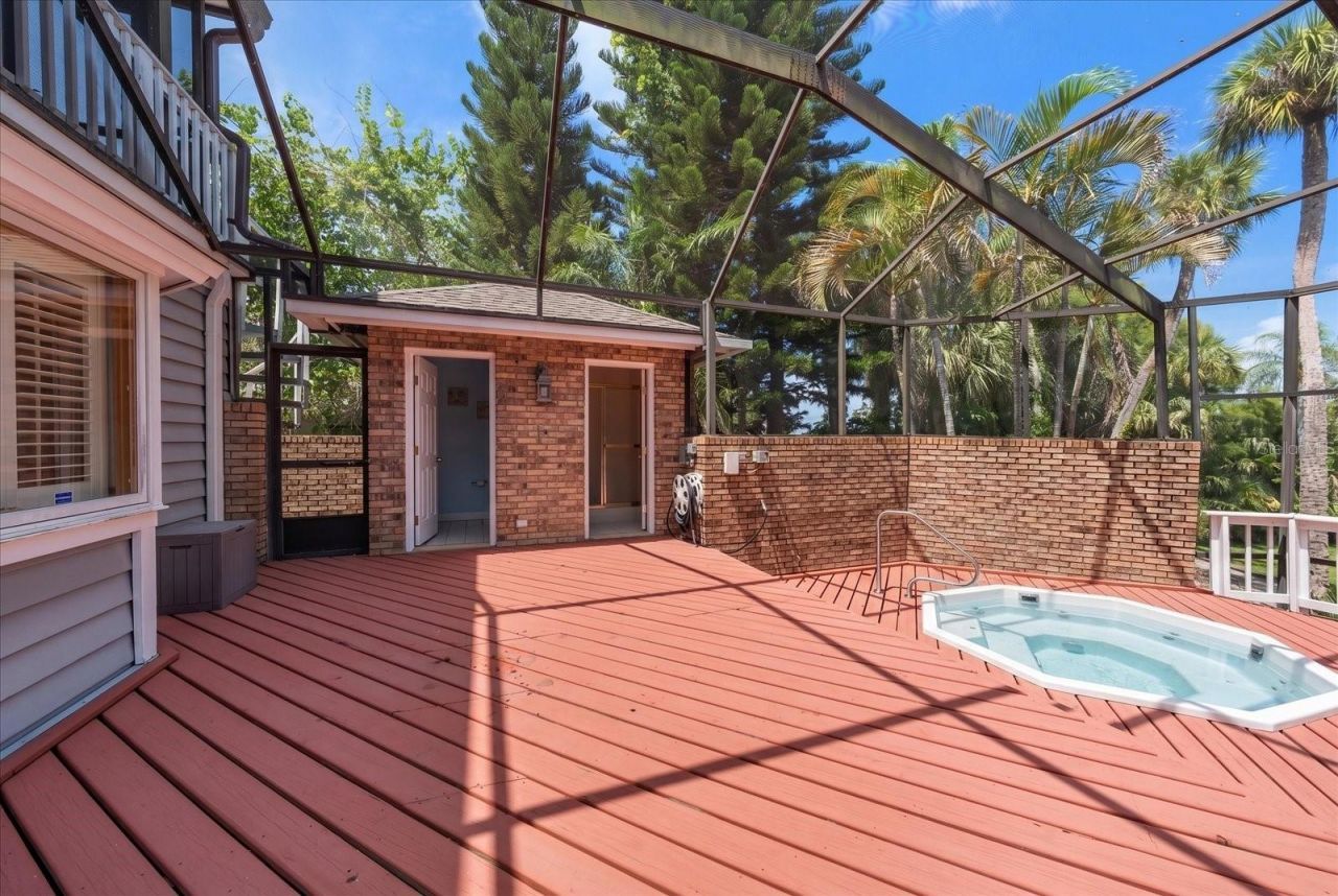 220 Harbor View Lane, Largo, FL 33770 Photo