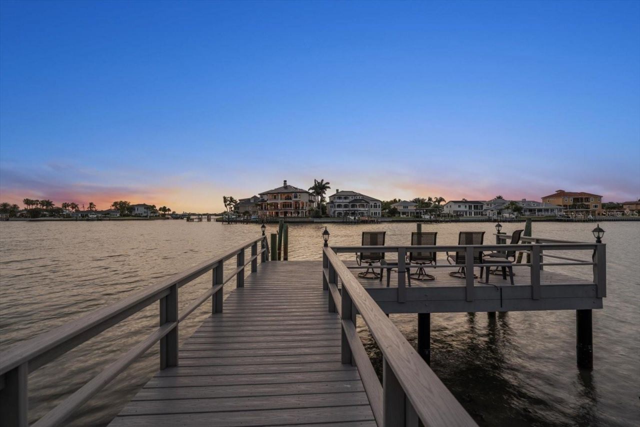 220 Harbor View Lane, Largo, FL 33770 Photo