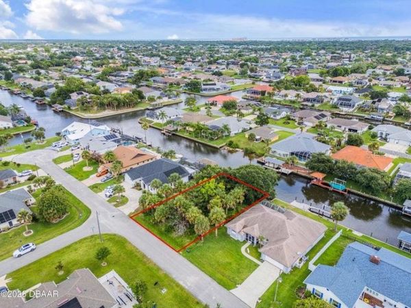 9 N CHRISTOPHER COURT , PALM COAST, FL 32137