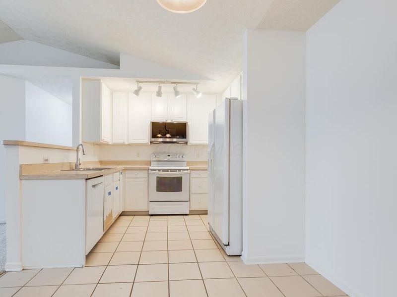 7890 Beamish Way, Unit 9D, Blacklick, OH 43004 Photo 10
