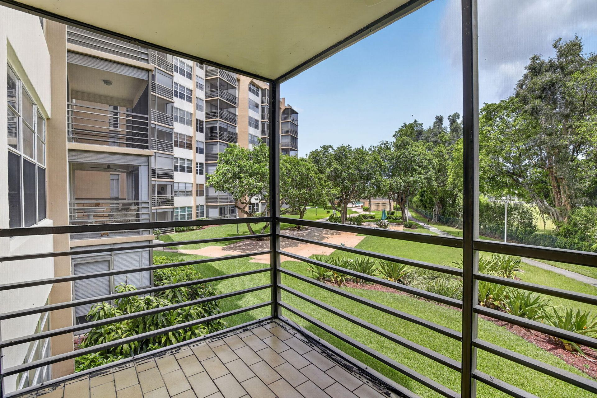 1100 Saint Charles Place, Unit 203, Pembroke Pines, FL 33026 Photo
