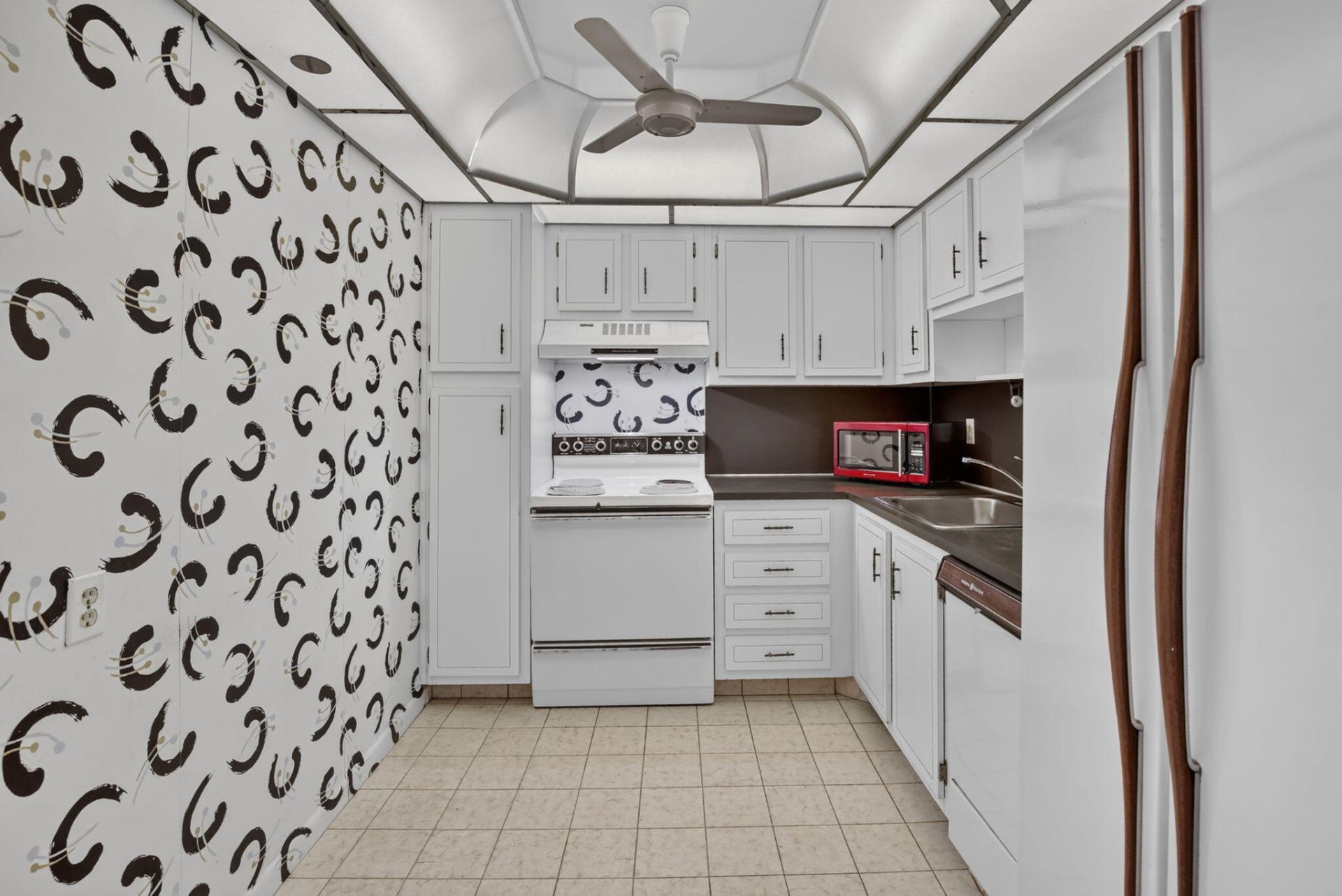 1100 Saint Charles Place, Unit 203, Pembroke Pines, FL 33026 Photo
